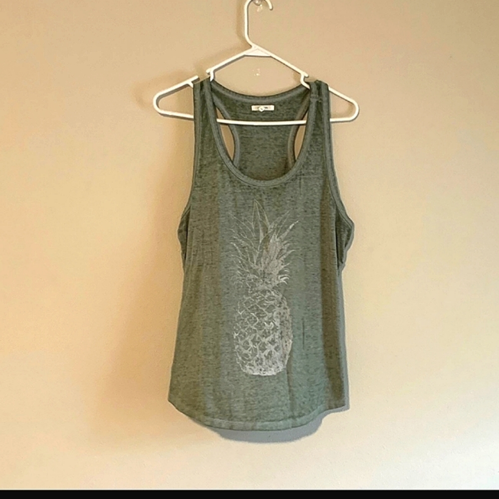 Maurices Pineapple Tank